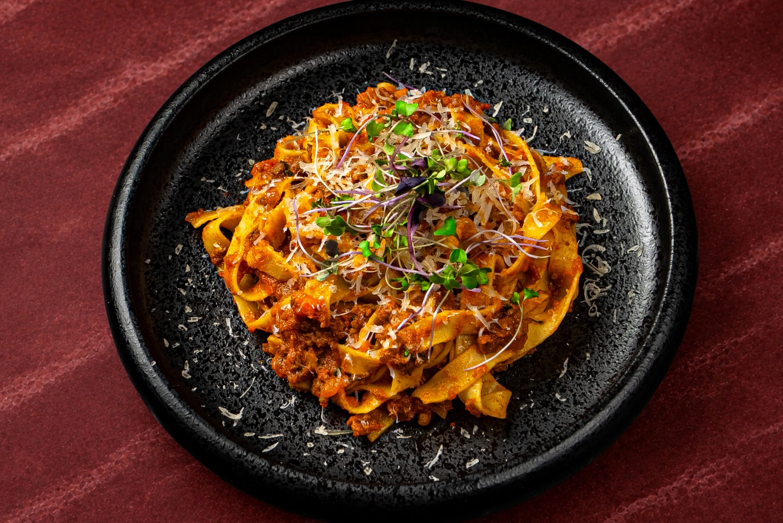 Феттуччине болоньезе — Vesna Lounge, Dubai