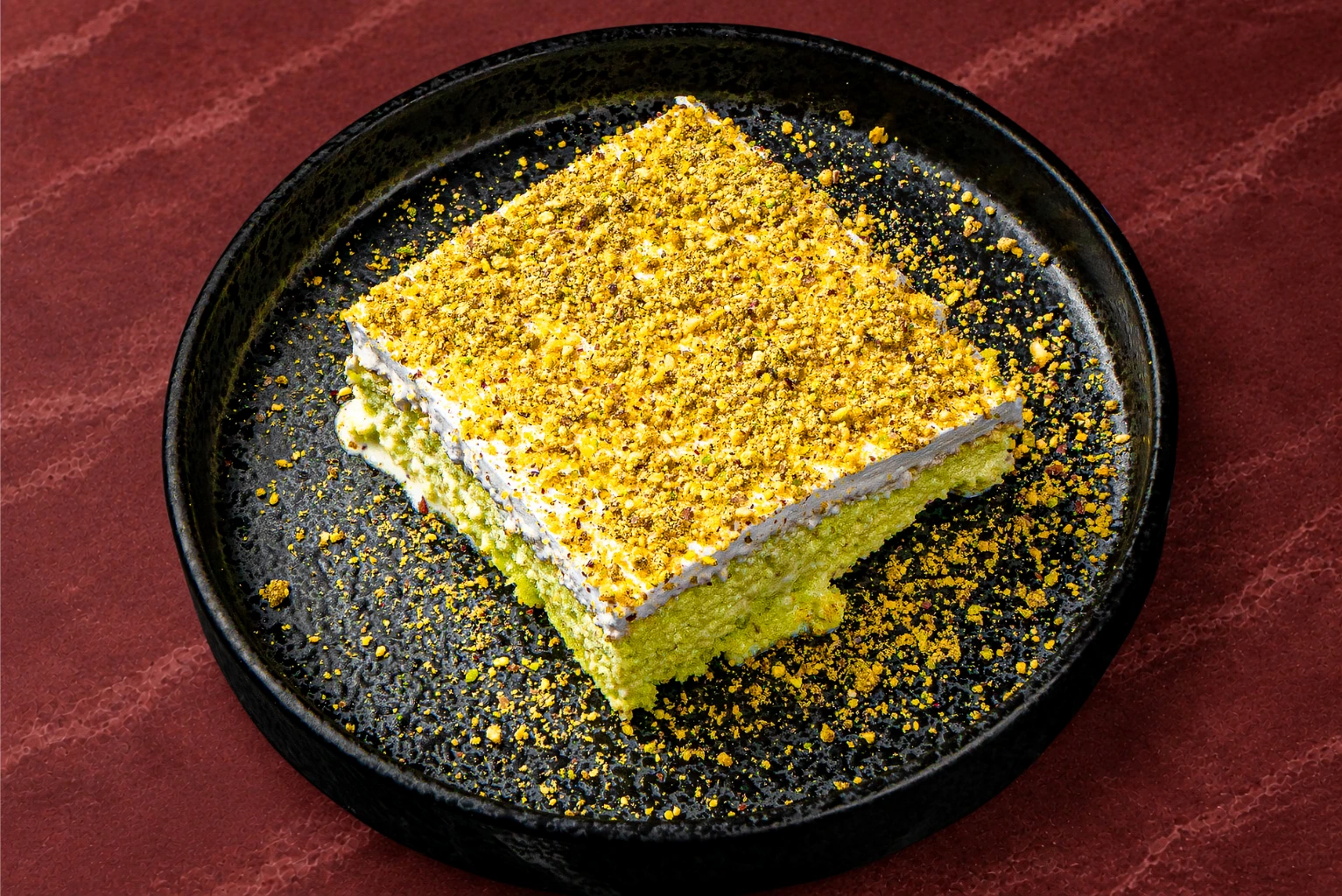 Фисташковый молочный торт — Vesna Lounge, Dubai