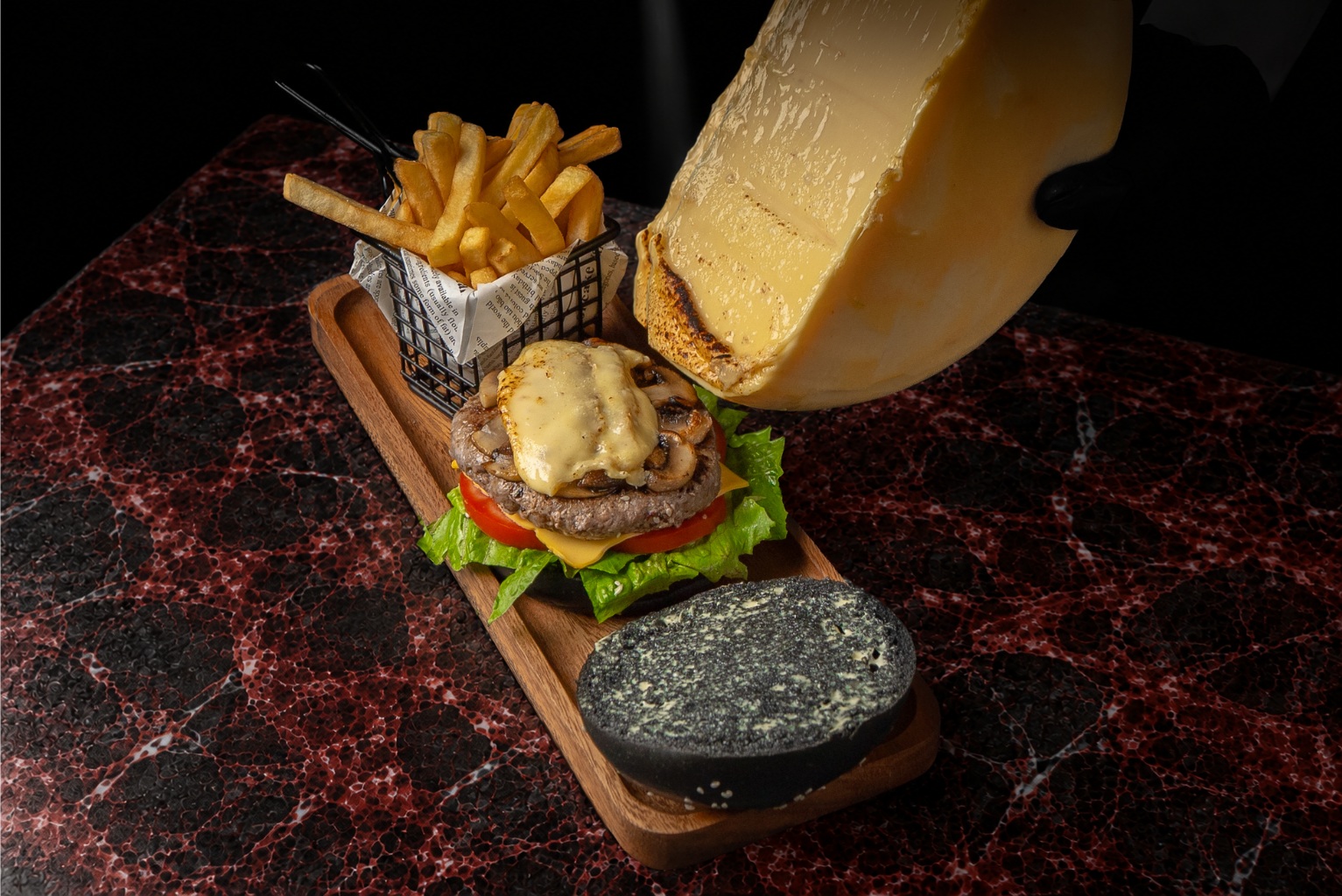 Vesna Black Burger — Vesna Lounge, Dubai