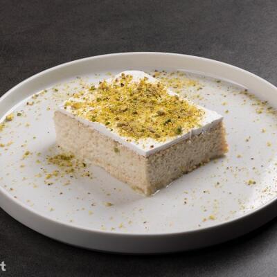 Pistachio milk cake